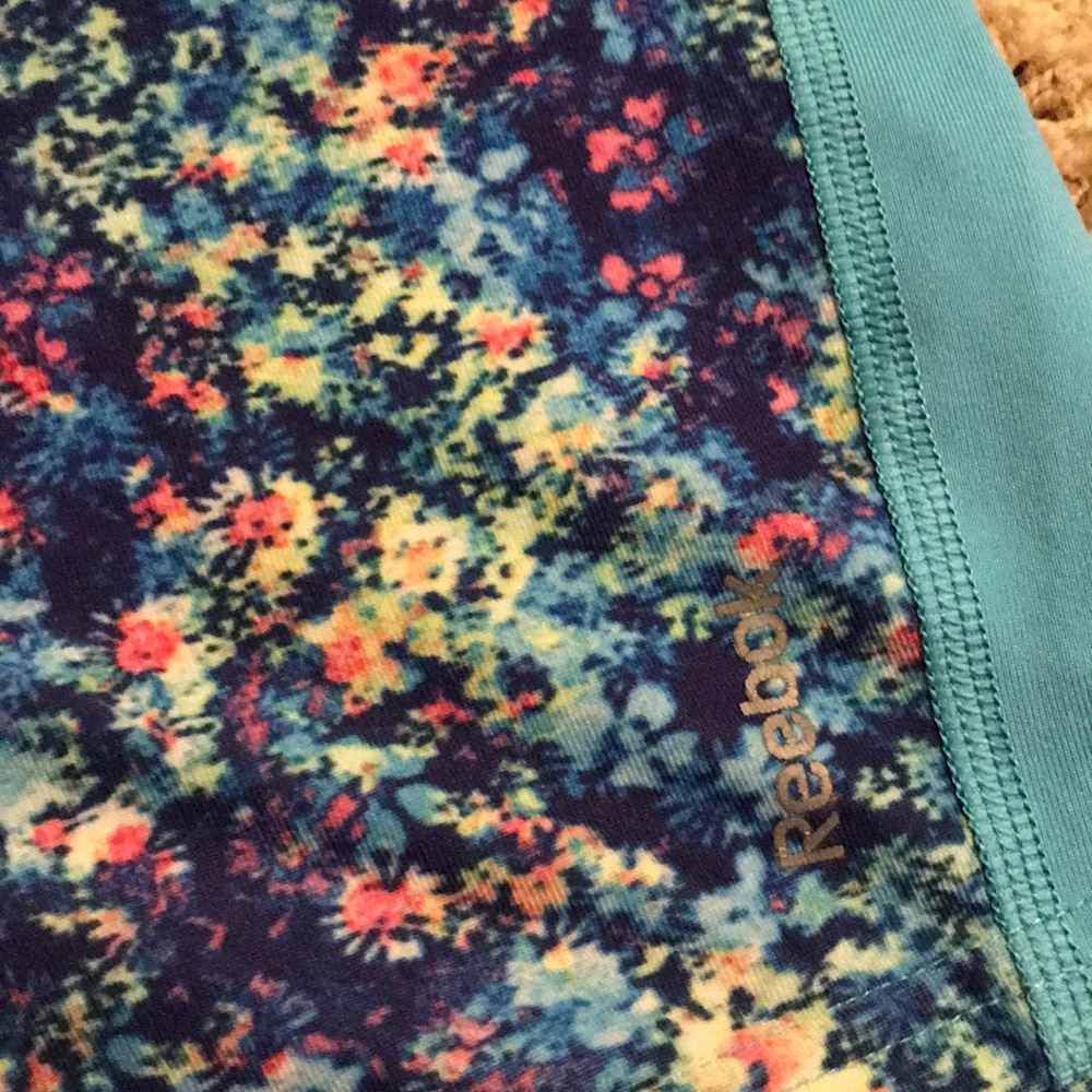 Girls Reebok compression shorts - Picture 2 of 3